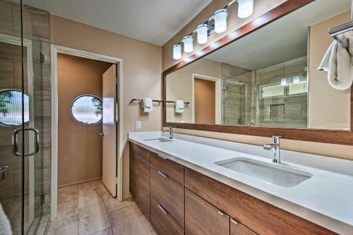 La Quinta Resort Escape With Golf Course Views!