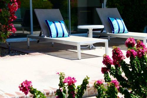 Must See-5 Star Rated-stunning Views, Pool, Spa And More
