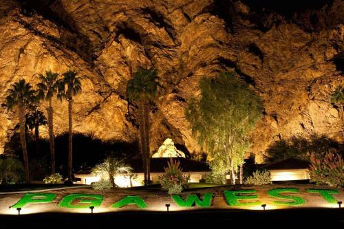 1 Rated Luxury Estate-pool Oasis 3br