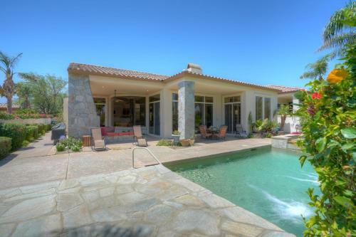 1 Rated Luxury Estate-pool Oasis 3br