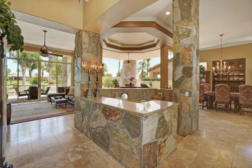 1 Rated Luxury Estate-pool Oasis 3br