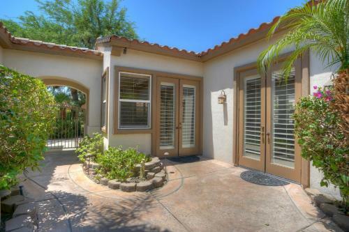 1 Rated Luxury Estate-pool Oasis 3br