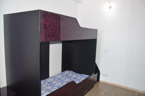 Irakli's Apartment With Terrace