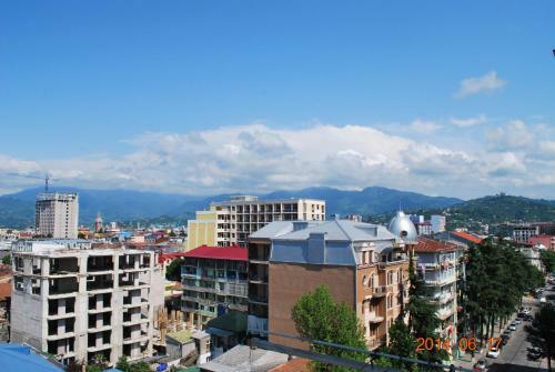 Irakli's Apartment With Sea View