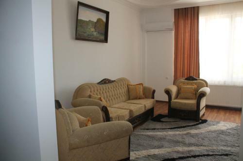 Hostal Four Seasons Guest House
