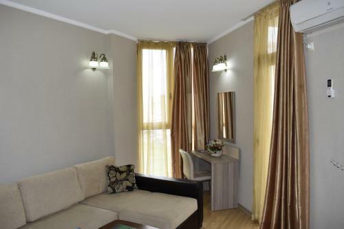 Orbi Plaza-mzia Apartments