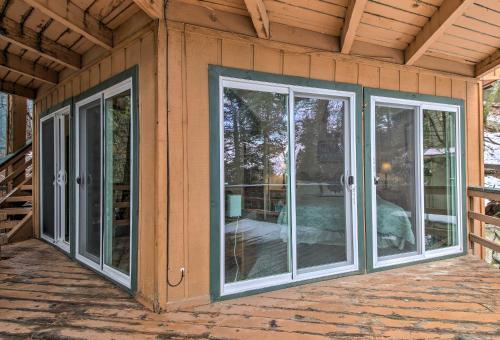 Lake Arrowhead Cabin With Deck And Scenic Forest Views