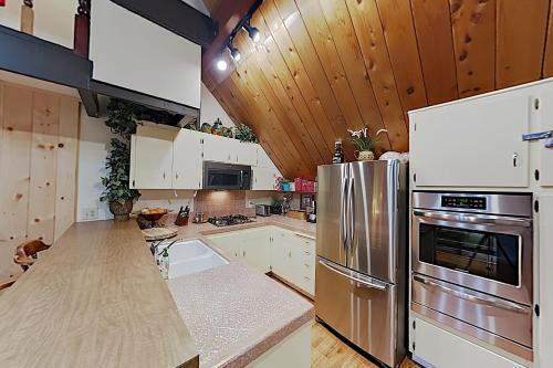 Family-friendly Cabin With Private Hot Tub Home