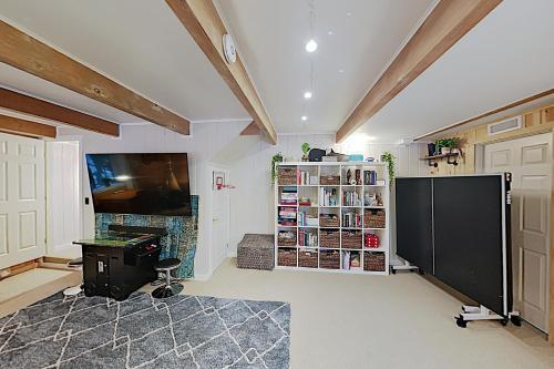 Family-friendly Cabin With Private Hot Tub Home