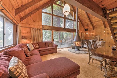 Rustic Lake Arrowhead Cabin - 5 Mins To Village!