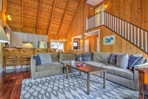 Gorgeous Lake Arrowhead Retreat With Game Room And Deck