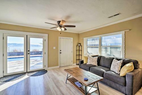 Waterfront Cottage With Pool And Clear Lake View!