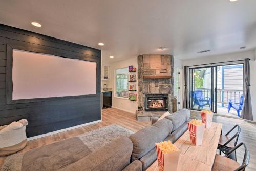 3-level Luxe Home With Spa, Ac, Game Room And Theater!