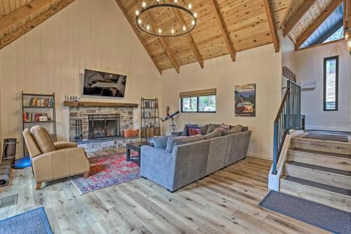 Lake Arrowhead Home With Deck Less Than 20 Mi To Skiing