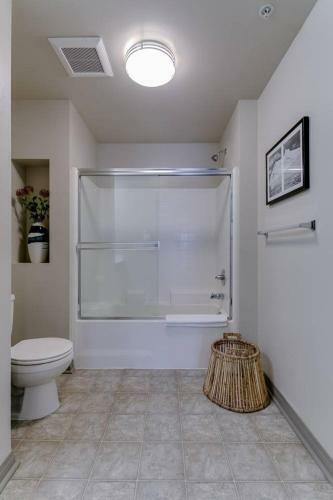 Apartamento One Bed/1bath + Private Balcony Walk To Beach