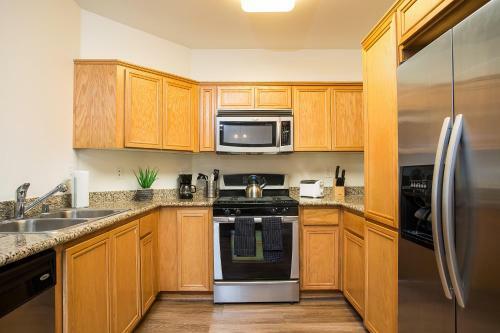 Apartamento Westwood Luxury Suites