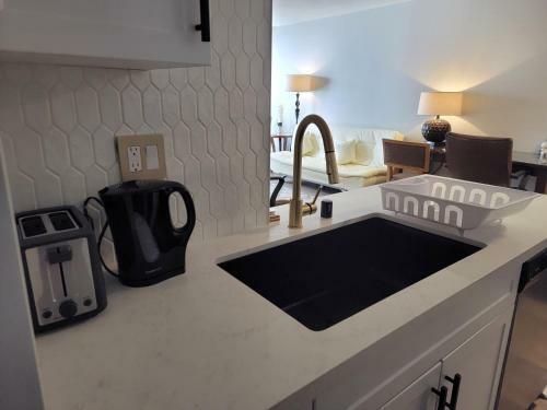 Hollywood Cosmopolitan Apartments