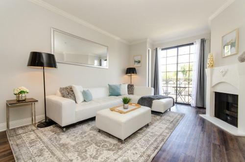 Apartamento Beverly Hills Adjacent 2-bedroom Penthouse