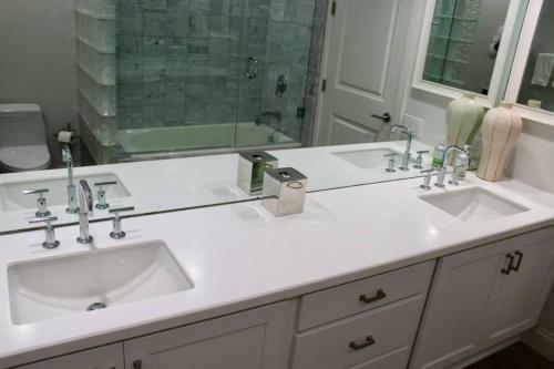 Luxury Malibu Beachfront Home-short Or Long-term