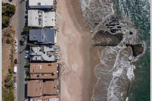 Luxury Malibu Beachfront Home-short Or Long-term