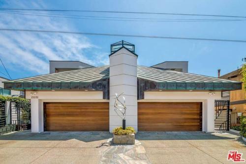 Luxury Malibu Beachfront Home-short Or Long-term