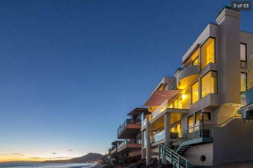 Luxury Malibu Beachfront Home-short Or Long-term