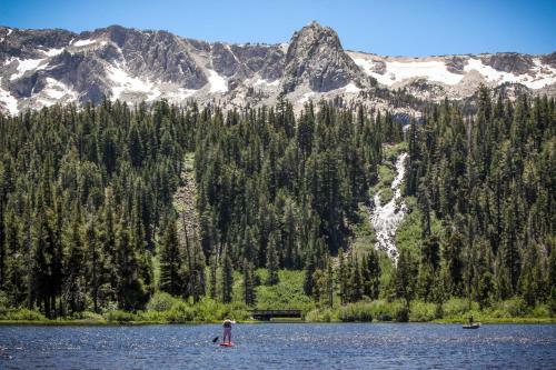 Mammoth Ski & Racquet 30