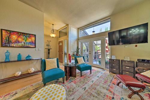 Deluxe Townhome With Deck, 2 Mi To Dtwn Modesto
