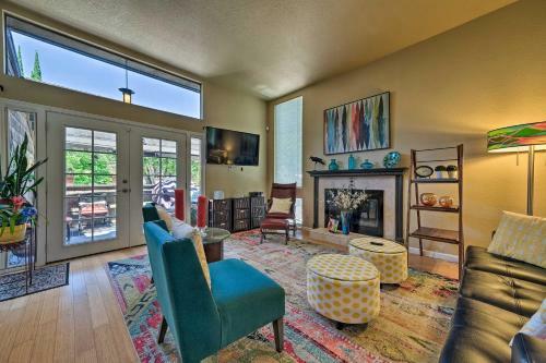 Deluxe Townhome With Deck, 2 Mi To Dtwn Modesto