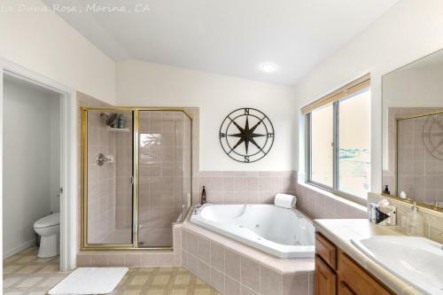 Large 3 Bedroom 2 Bath In Marina