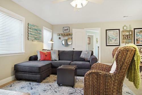 Spacious New Balboa Peninsula Retreat