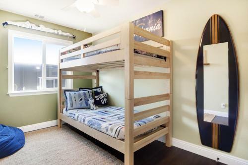 Spacious New Balboa Peninsula Retreat