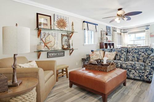 Spacious New Balboa Peninsula Retreat