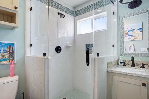 Spacious New Balboa Peninsula Retreat