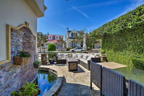 Luxury Newport Beach Getaway - 1 Block From Shore!