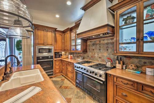 Luxury Newport Beach Getaway - 1 Block From Shore!