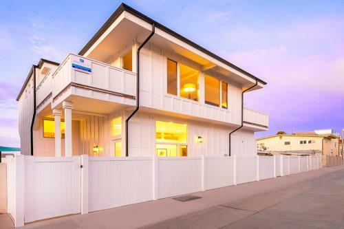 Nb-6807 New Newport Beach Stunner