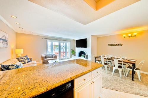 Nb-1126a-newport Beach Condo Delight