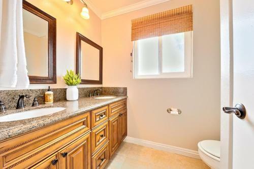 Nb-1126a-newport Beach Condo Delight