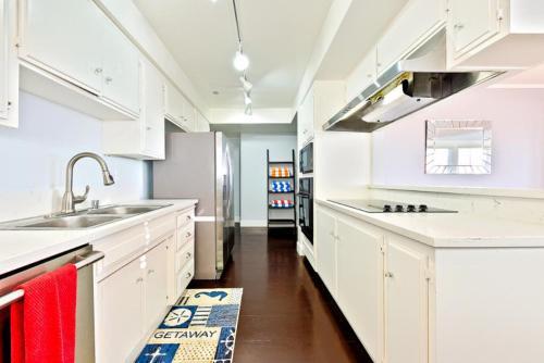 Nb-200a - 2-story Sensational Balboa Beachfront Charm