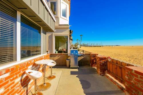 Nb-200a - 2-story Sensational Balboa Beachfront Charm