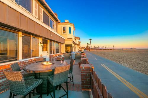 Nb-200a - 2-story Sensational Balboa Beachfront Charm