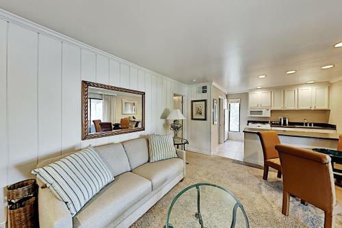 Apartamento Sleek Condo Within Silverado Community - Pool, Dining Condo