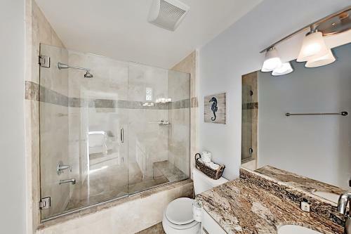 Beachside End Unit - Private Garage & 2 Balconies Townhouse