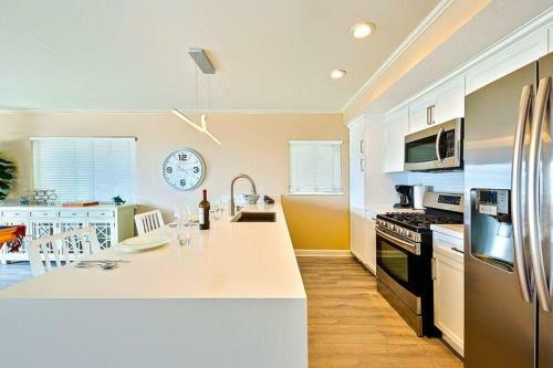 Lower Beach Front Escape Unit A