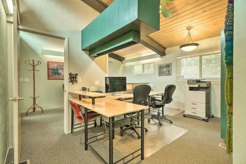Murphys Workspace Hub Less Than 1 Mi To Main Street!