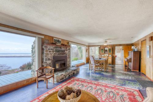 Freshwater Lagoon Retreat