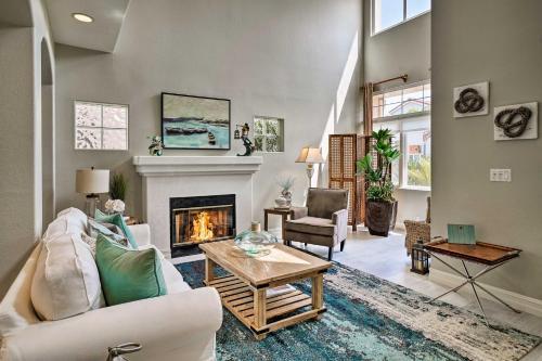 Luxe Home With Rooftop Patio Walk To Oceanside Beach