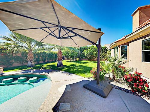 Palm Desert 4br 3ba Opulent Retreat With Pool & Jacuzzi Home