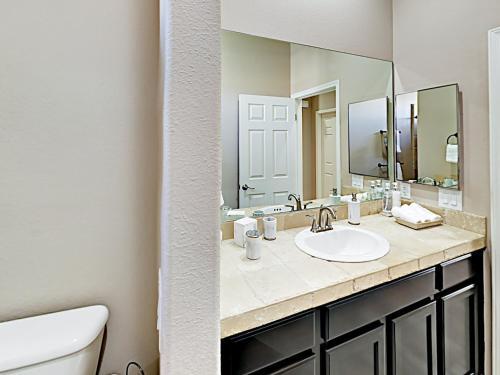 Palm Desert 4br 3ba Opulent Retreat With Pool & Jacuzzi Home